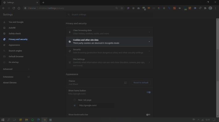 ในส่วน Privacy and security (ความเป็นส่วนตัวและความปลอดภัย) ให้คลิก Cookies and other site data (คุกกี้และข้อมูลเว็บไซต์อื่นๆ )